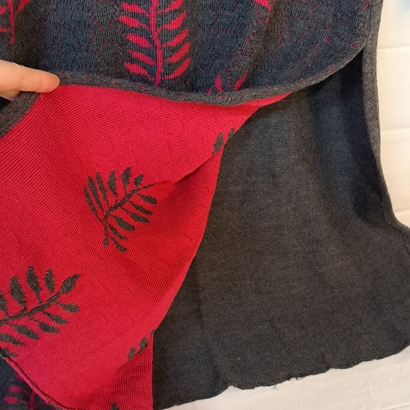 Red Maple Women's Sweater Dress Midi Length Jewel Button XXL Gray Leaves 3D - Picture 7 of 11